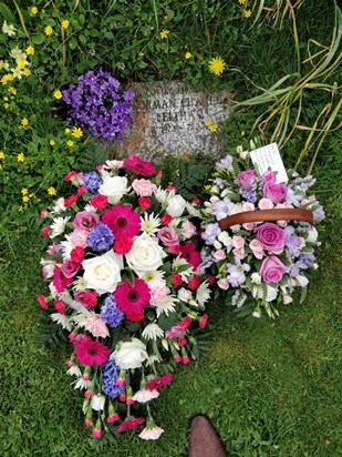 Mum's Flowers on Dad's grave 23/04/2018