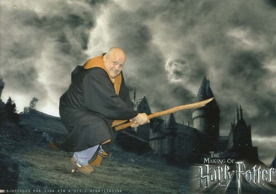 The Making of Harry Potter - flying a broom