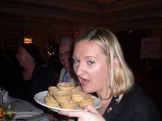 HR Xmas do 2008 - surely Metropole mince pies are not THAT good!