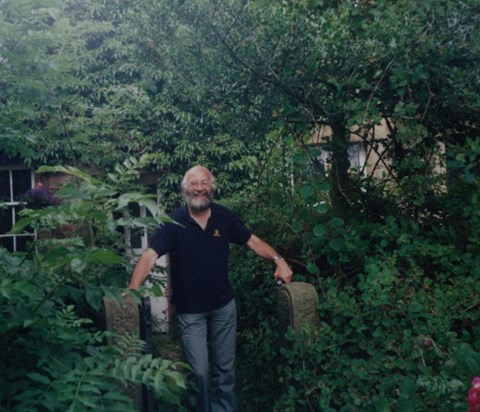 Gordon in front of cottage in Edale 1991