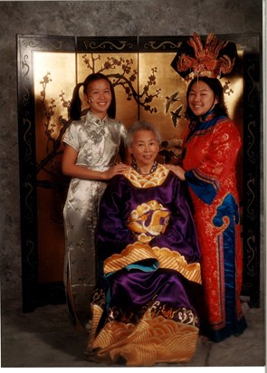 Empress Nin Nin and her attending grand-daughters
