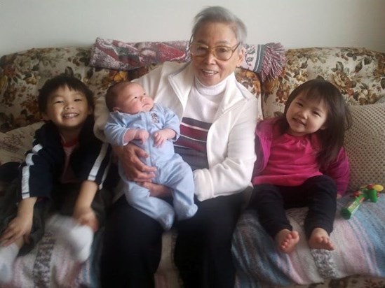 2011-04-22 Great Grandma 3kids