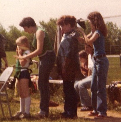 1980 02 Jen and Mom 198x