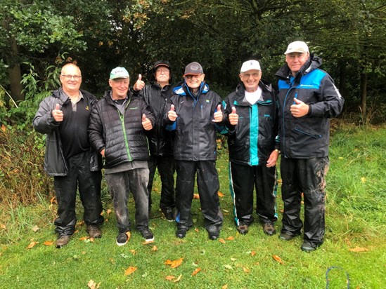 Tourette’s Terry with some of his Best and Finest fishing pals 🎣 