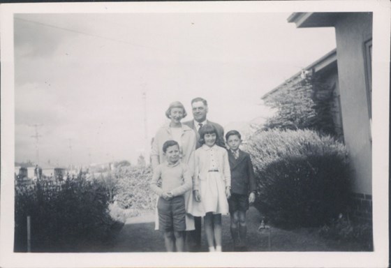 Tony with father Lloyd, mother Bette, twin sister Jenny and younger brother Paul