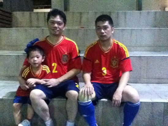 2012.08.25 Papa, HeiHei and Uncle David after playing football