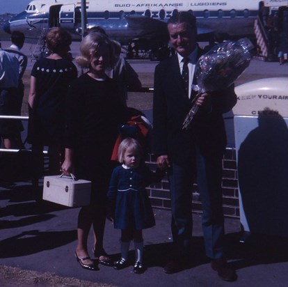 Joy, Len & Anne arriving for Joanne's Christening. Jhb 1968