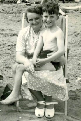 Tony& Mum c1946