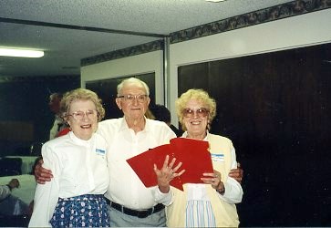 Phyllis Gill, Harold Timmins & Jo - the 3 cousins