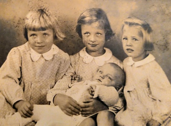 Bärbel, ELisabeth Ute, Wolfgang als Baby