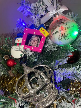 ♥️ My memorial to you for our first Christmas without you here xxx 