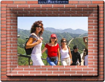 MARIA WITH 2 SISTERS GREATWALL...140