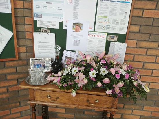 Jayne's flowers and sherry to raise our glasses in memory of a wonderful lady at Horsforth Golf Club 21.4.21