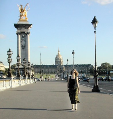 Thelma coming from the Invalides over the Alexander III bridge