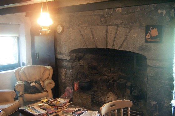 the sitting room of "Sunset Cottage" (2006)