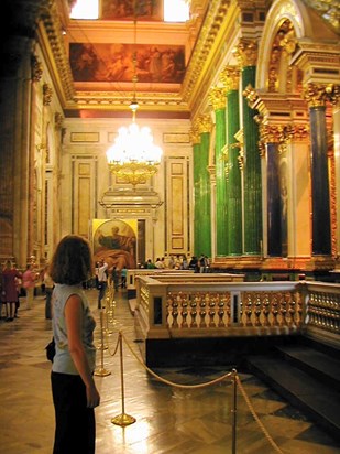 Thelma at the iconostasis of Isaakievskiy Cathedral, St.Petersburg, 2004