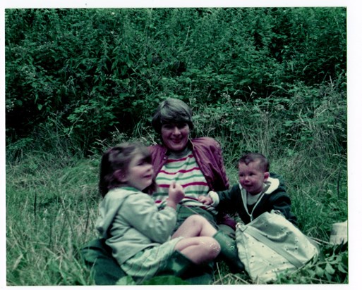 Audrey with David and Brnia Devon 1984 cropped
