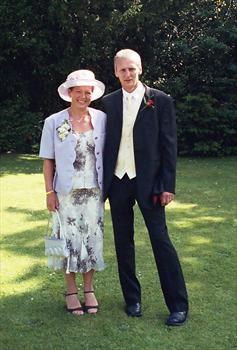 mum and dad at waynes wedding