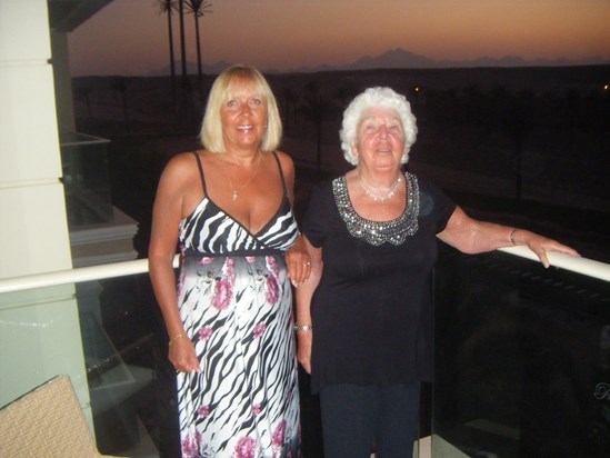 Mum and Jan in Egypt