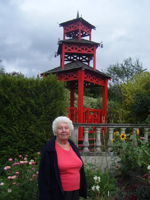 Mum at Kew gardens