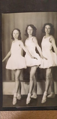 4 - Ballet dancers