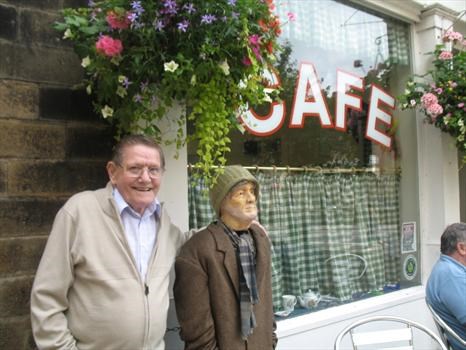 Walter with Compo outside Sid's cafe 2007