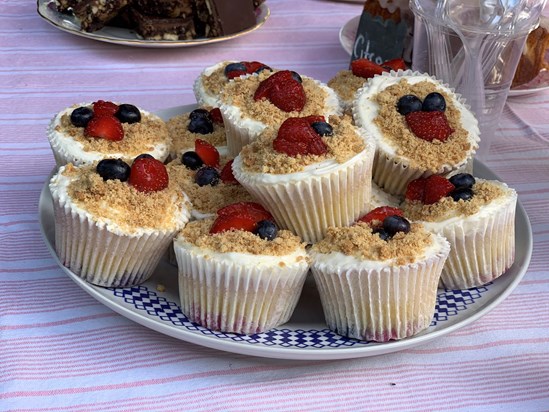 Red fruit cheesecake cupcakes (Eleanor would have approved)