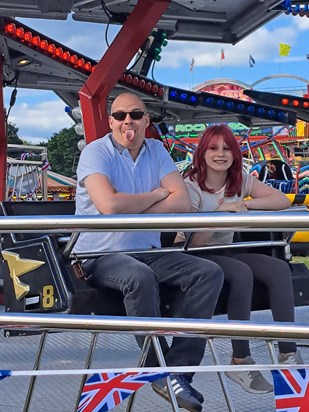 mikey and Tori at the funfair :)