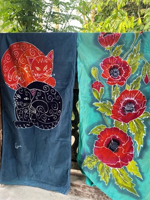 just thought I’d share a few pics of memories with row. She joined me in Bali 2022 and we took a batik class together, she made this silk mural of jasper and asbo which I adored. 