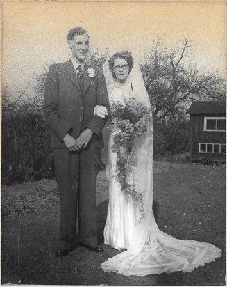 wedding picture Mum and Dad