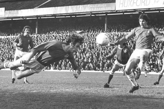 The legendary picture of Dad's 100th goal against Nottingham Forest 