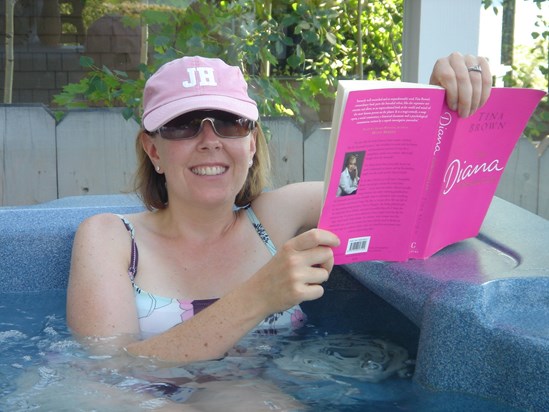 Trish relaxing in hot tub on family holiday in Tahoe - accompanied by Lady Diana!