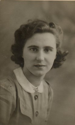 1942 27 Jan Hilda Gladwin 