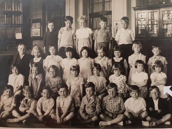 School photo. Vi aged 5.