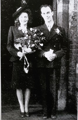 1946 Peter and Eilleen on their wedding day in Croydon