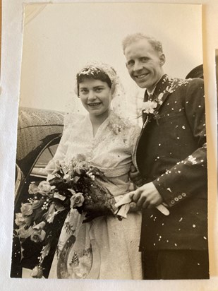 29.03.58 Maureen and Arnold’s wedding day