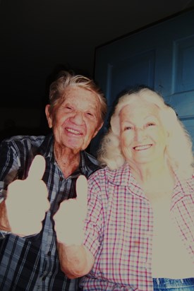 mom and dad thumbs up