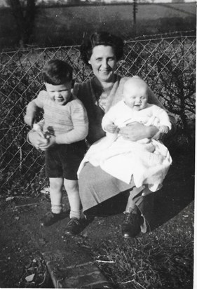 Baby Elizabeth, with Mum, Agnes, and brother Len, Caistor, Lincs, 1950
