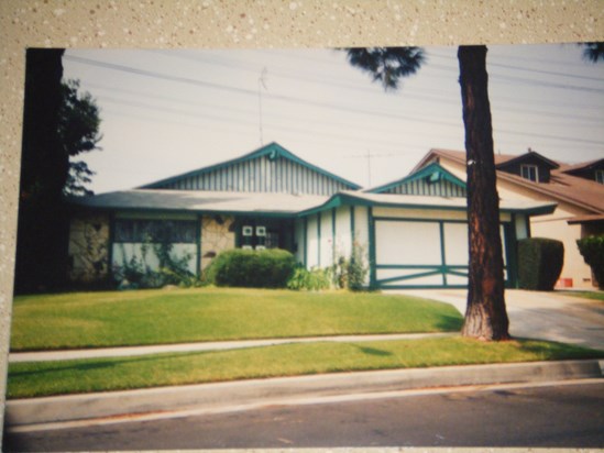 Wesley Jr. live here as a child with his Father, Mother and Sister Alexis before we moved to R. I.I