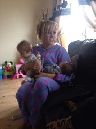 Brooklyn meeting Jaxon for the first time 19/02/14