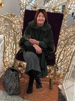 Mum   throne