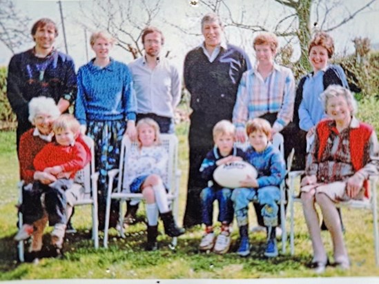 Len  with most of the Davies Family in Somerset 1990 ish