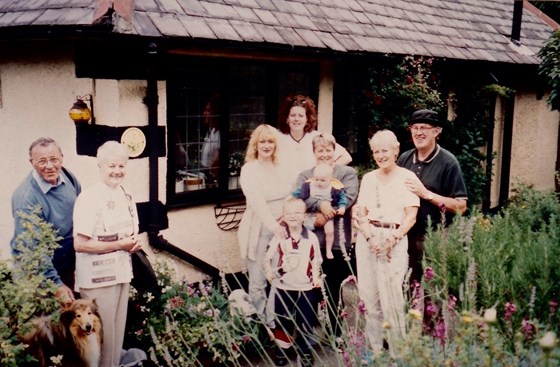 At Auntie Elsie & Uncle Dens in 1998