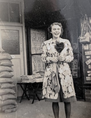 1940 in front of the bakery