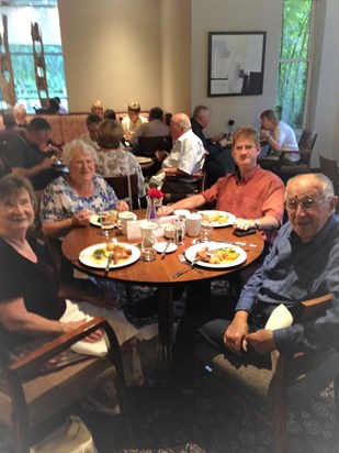 Our last meal together (Chris, Pauline, Simon nd Mike)