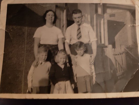 Rob keith and Glynis with Mum and Dad so young all of them