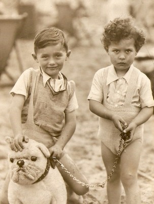A young Pop and his brother Laurie