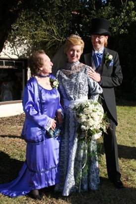 At the wedding of her daughter Cat Taylor to Peter Overstreet
