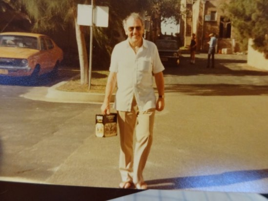 Joe on Holiday Trip to Oz mid 70´s , Collecting Chardony Wine Box from Off licence