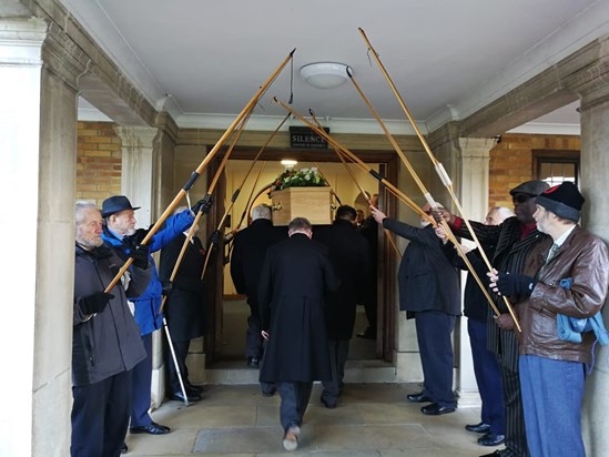 Thank you so much to the Dads archery friends for the longbow arch